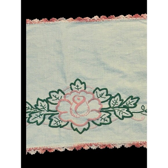 Vtg Handmade Cottagecore Dresser Runner Pink Floral Crochet Lace Trim 17.5”x9.5” - Picture 2 of 4